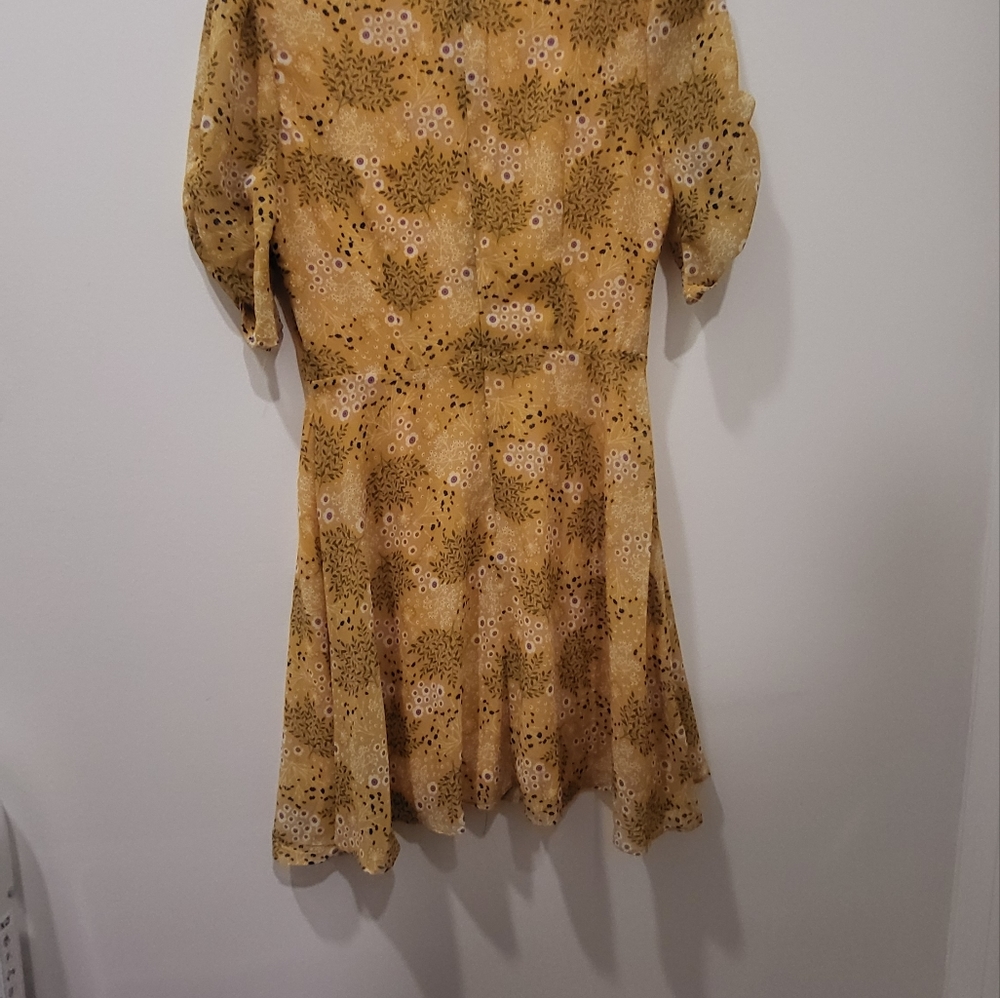 Dress - Picture 3 of 4
